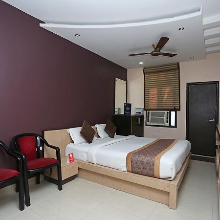 Oyo 11596 Sanjay Guest House 坎普尔 外观 照片