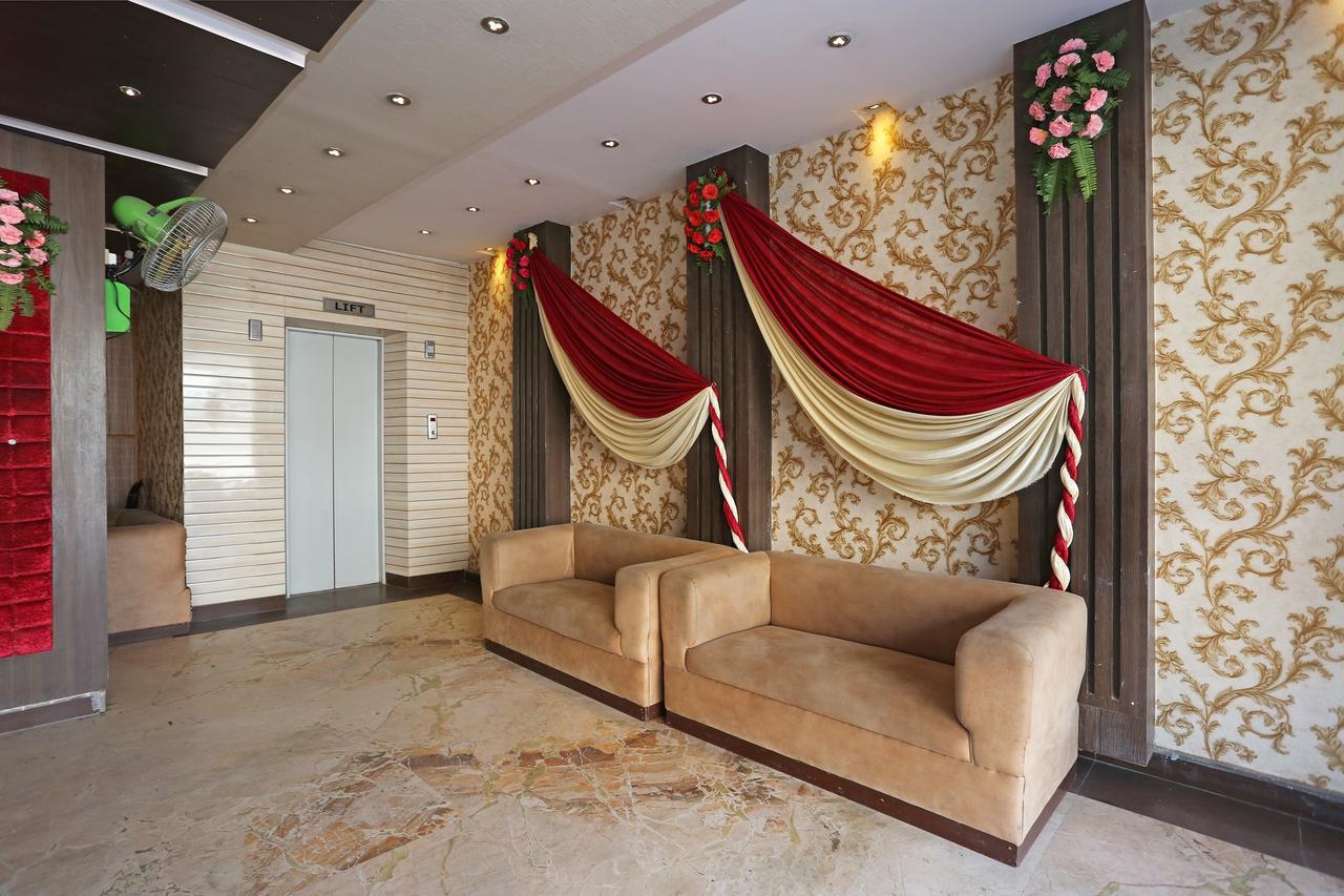 Oyo 11596 Sanjay Guest House 坎普尔 外观 照片