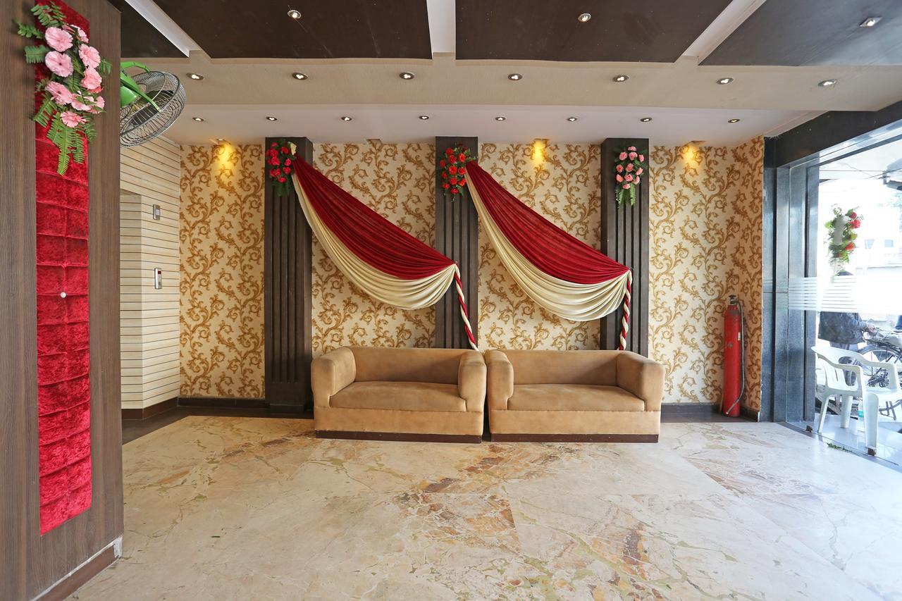 Oyo 11596 Sanjay Guest House 坎普尔 外观 照片