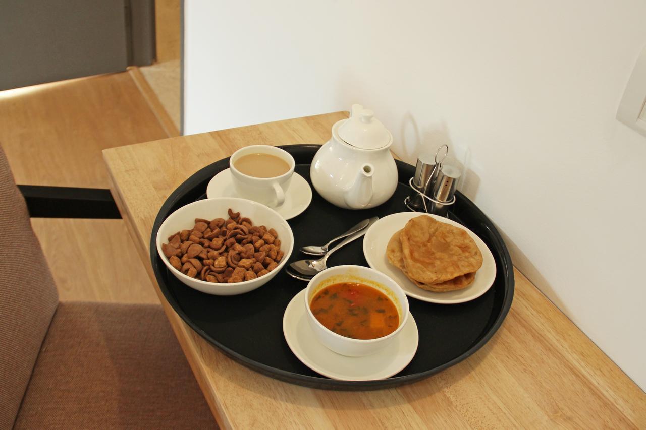 Oyo 11596 Sanjay Guest House 坎普尔 外观 照片