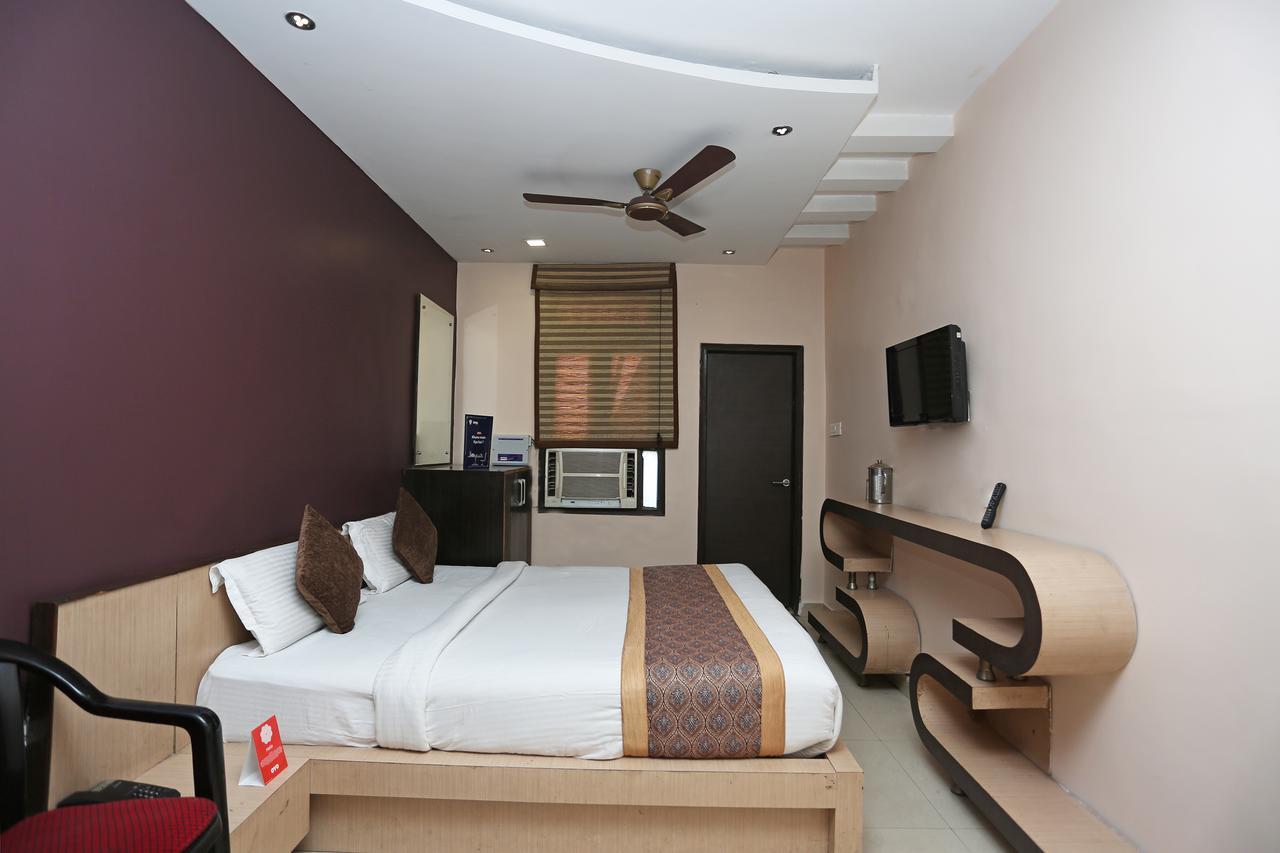 Oyo 11596 Sanjay Guest House 坎普尔 外观 照片